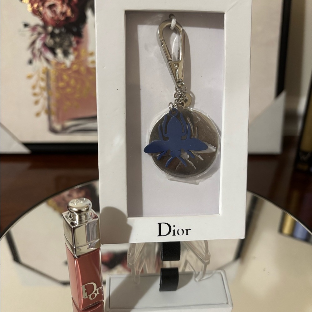NIB LIMITED EDITION Dior Rubber Bee Keychain w/ Tags π«π - Picture 5 of 7